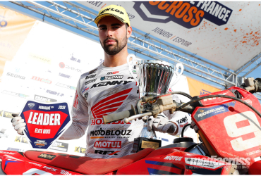 Image Team Honda Motoblouz SR Motul Thibault Bénistant conserve la plaque rouge !