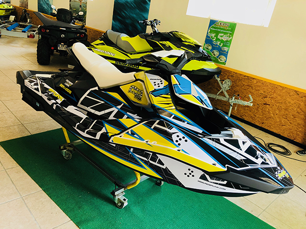 Seadoo SPARK totalement décoré par RiderUnik